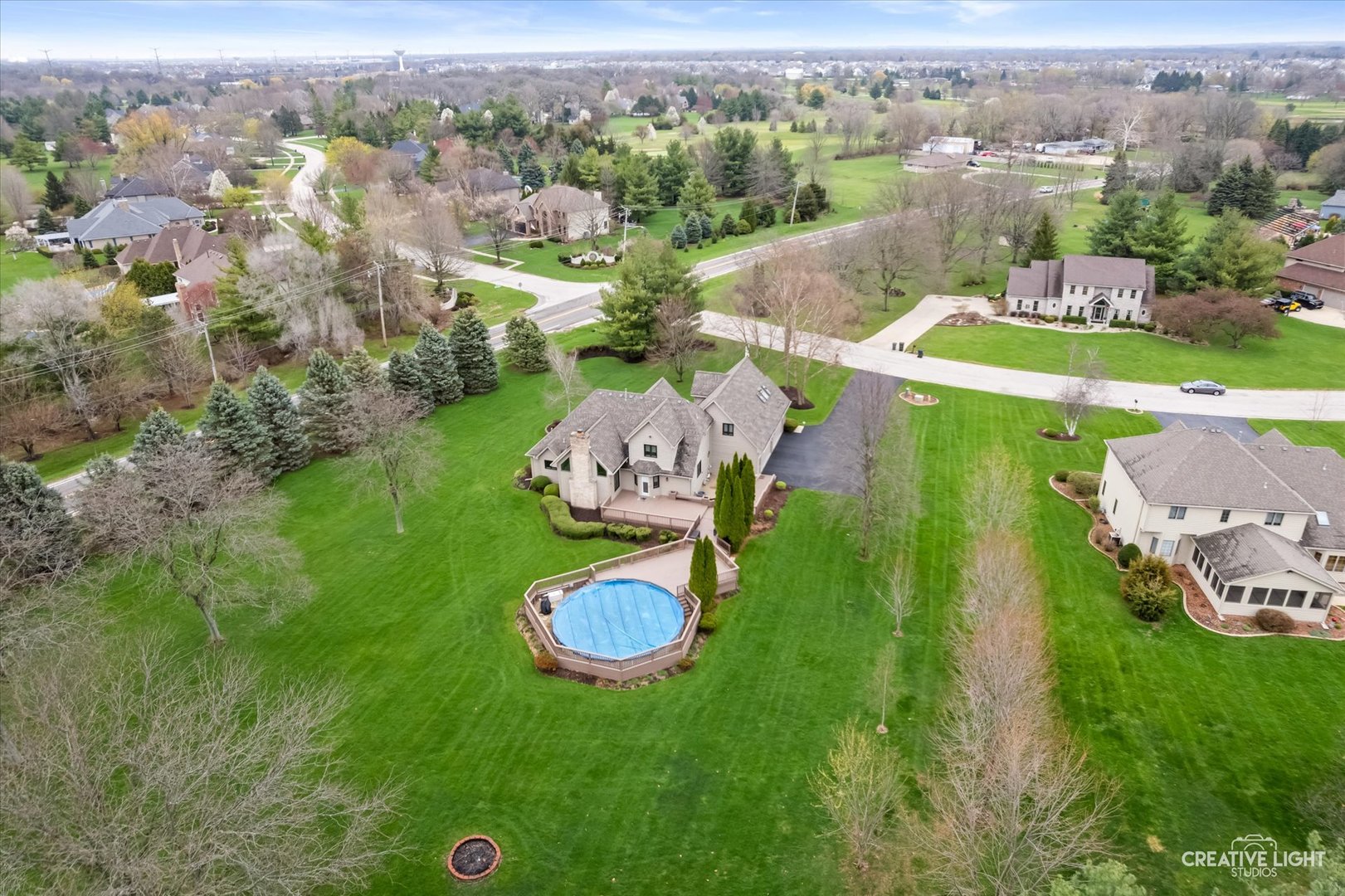 5 W Royal Oaks Drive, Bristol, IL 60512