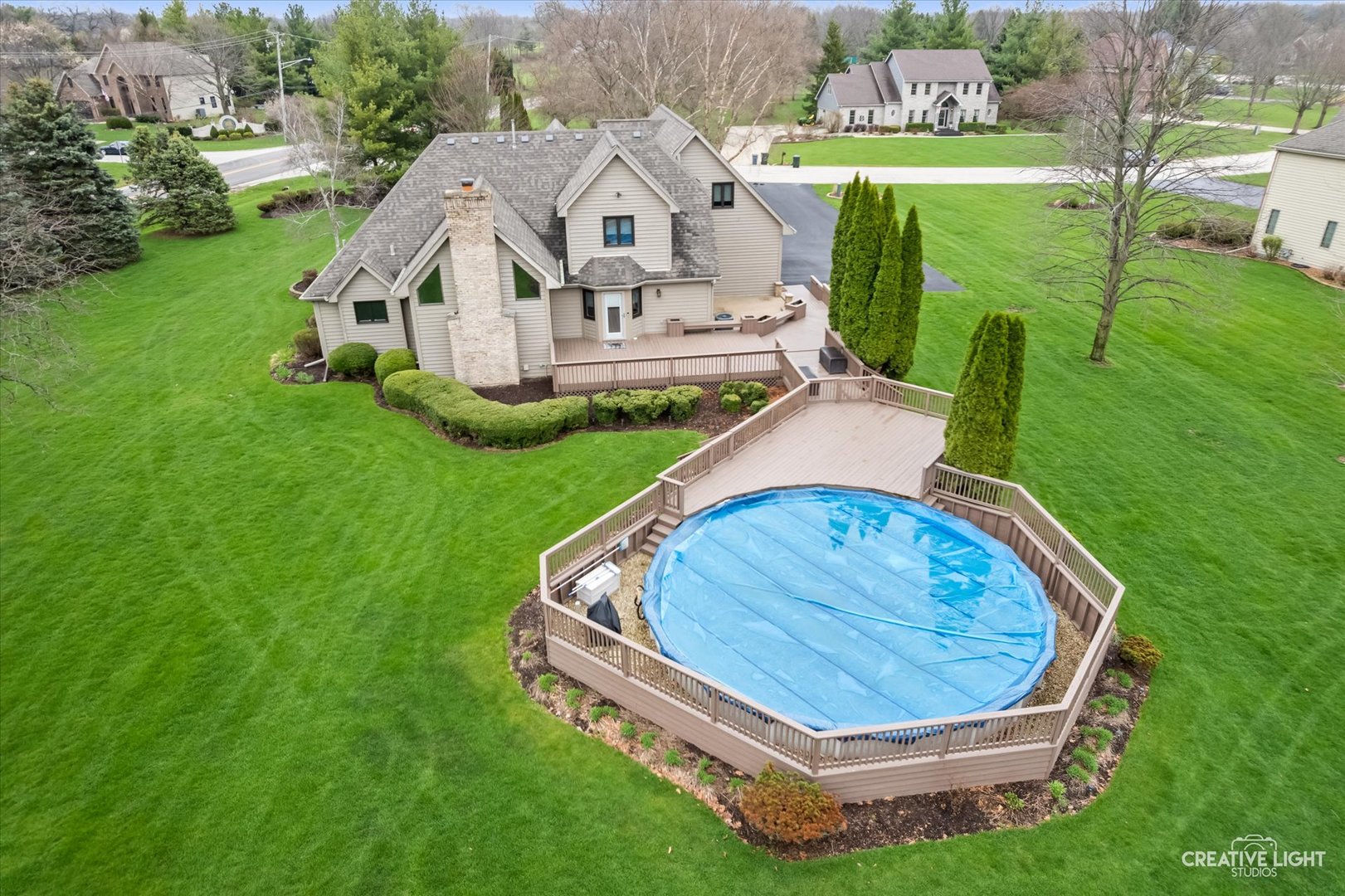 5 W Royal Oaks Drive, Bristol, IL 60512