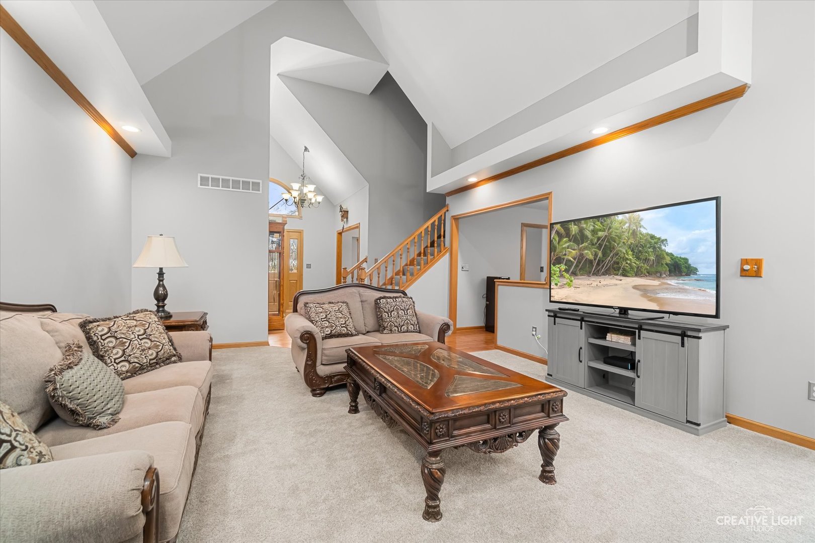 5 W Royal Oaks Drive, Bristol, IL 60512