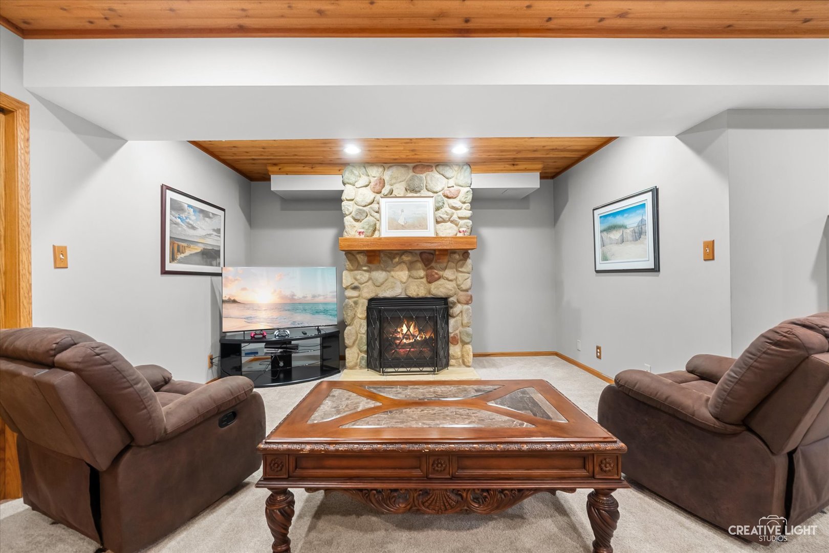 5 W Royal Oaks Drive, Bristol, IL 60512