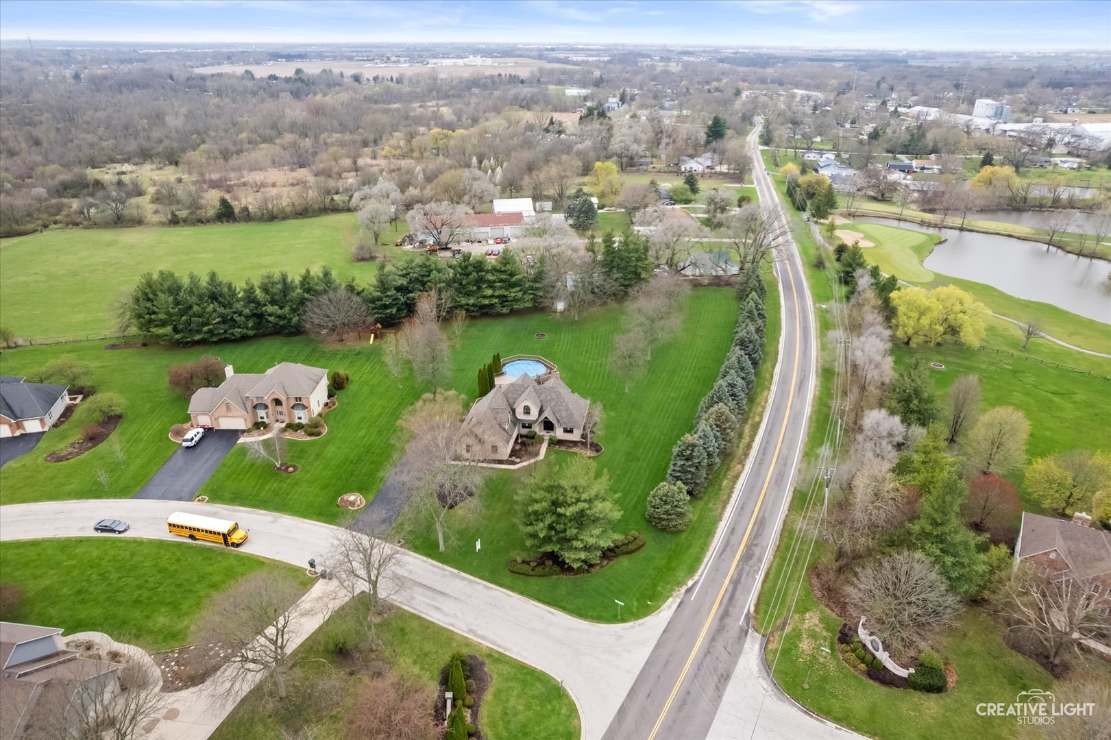 5 W Royal Oaks Drive, Bristol, IL 60512