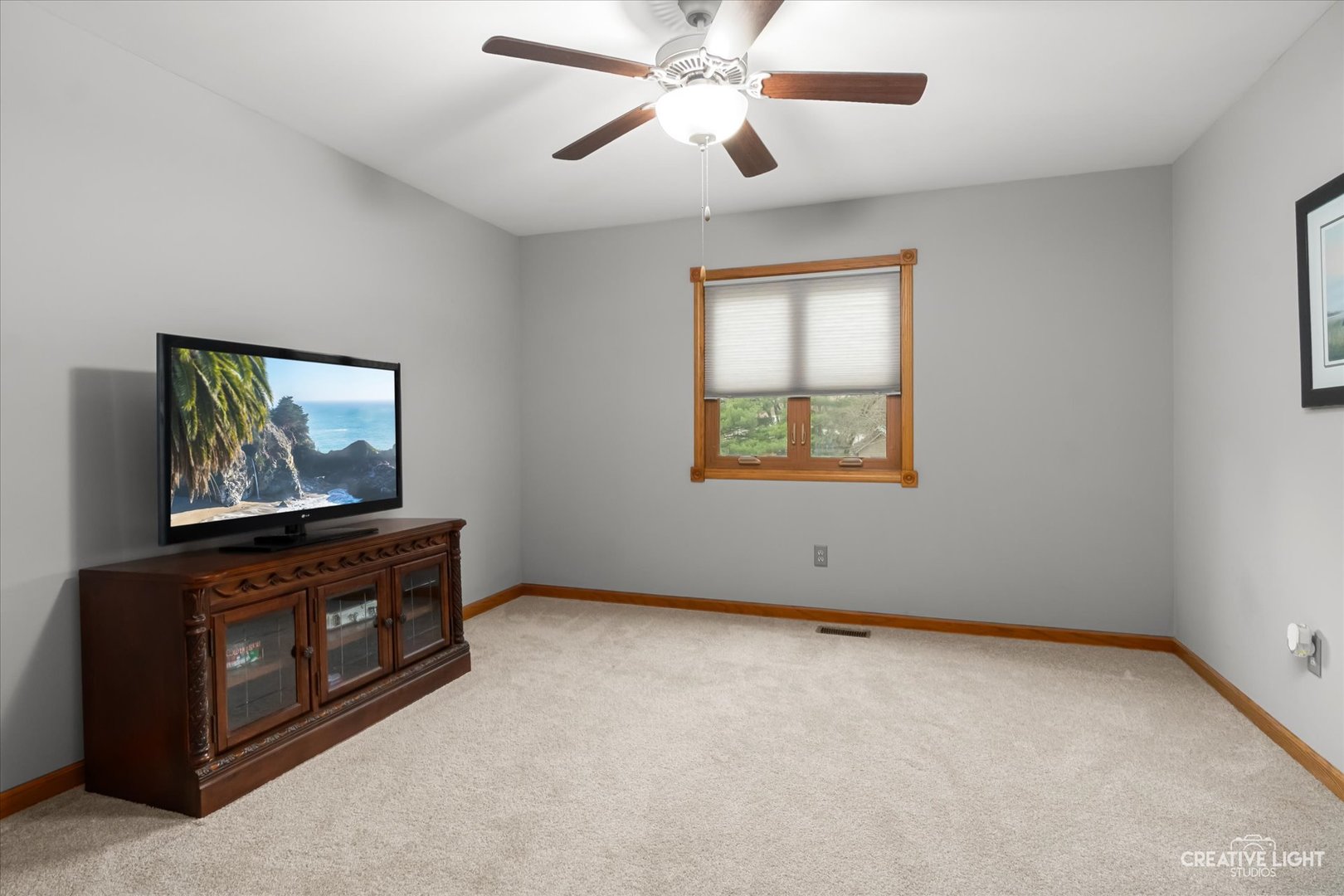 5 W Royal Oaks Drive, Bristol, IL 60512