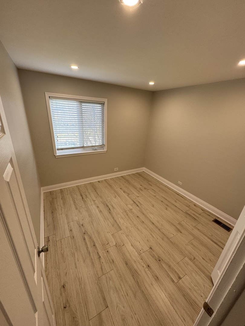 728 E Old Willow Road #104B, Prospect Heights, IL 60070