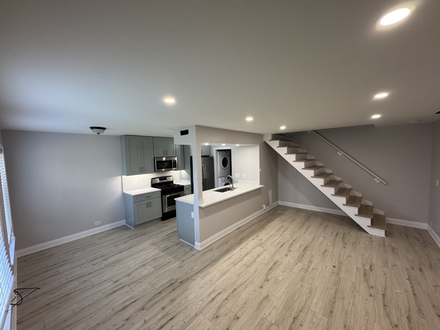 728 E Old Willow Road #104B, Prospect Heights, IL 60070