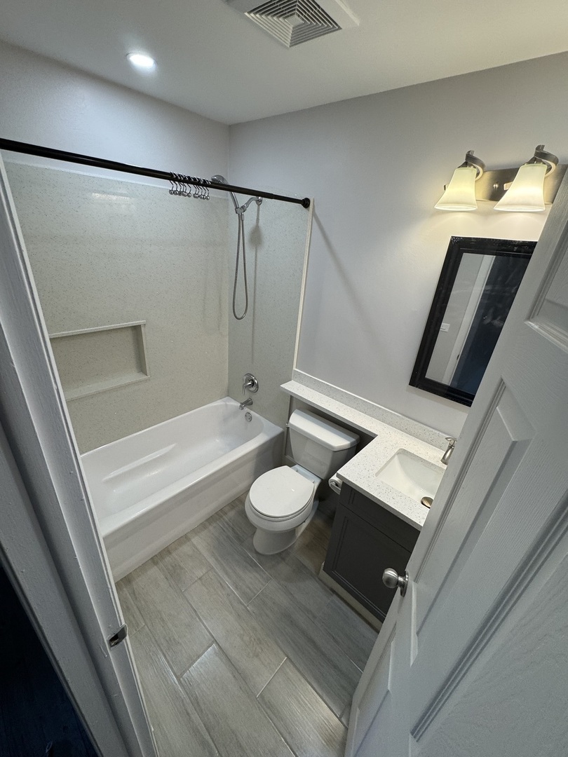 728 E Old Willow Road #104B, Prospect Heights, IL 60070