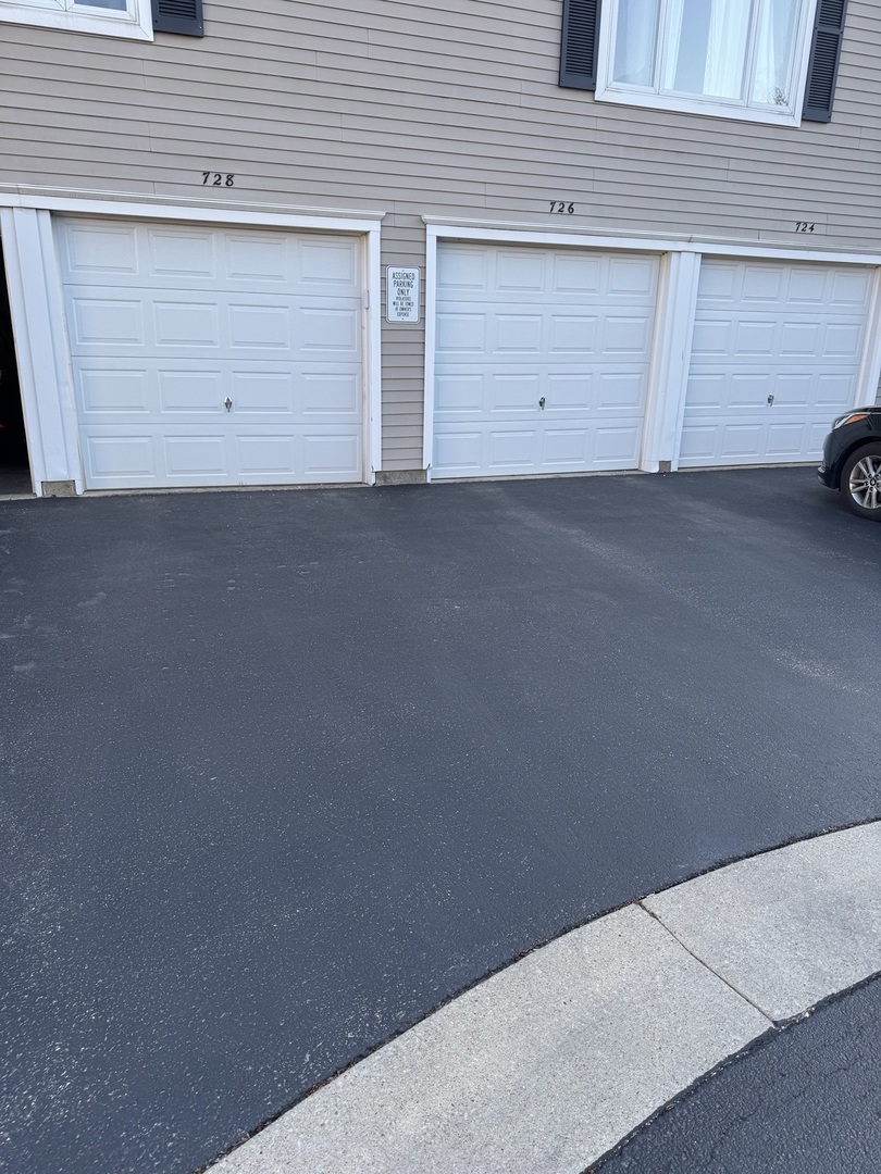 728 E Old Willow Road #104B, Prospect Heights, IL 60070