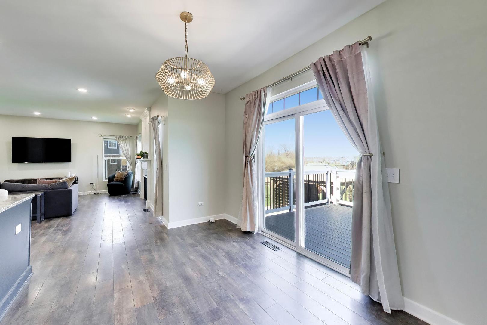 13836 Amelia Drive, Lemont, IL 60439