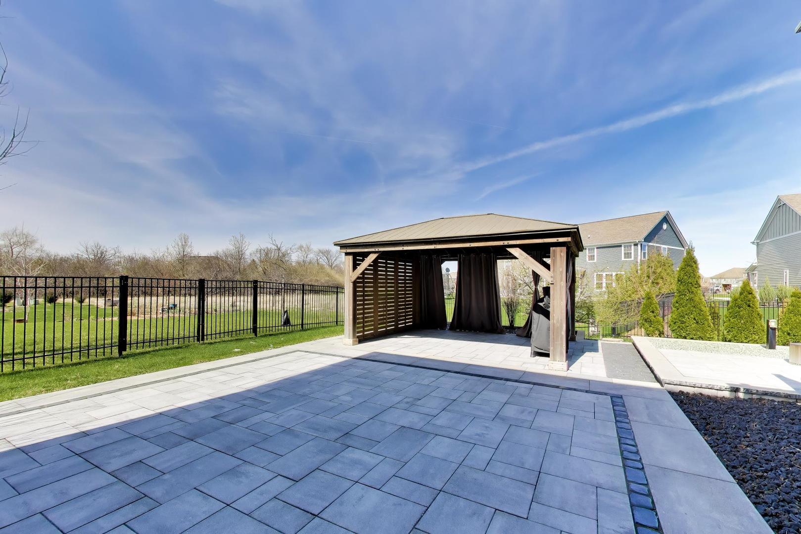 13836 Amelia Drive, Lemont, IL 60439