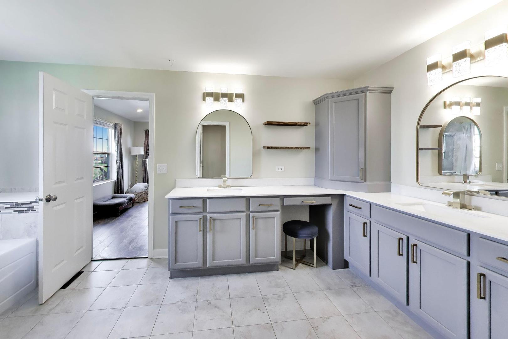 13836 Amelia Drive, Lemont, IL 60439