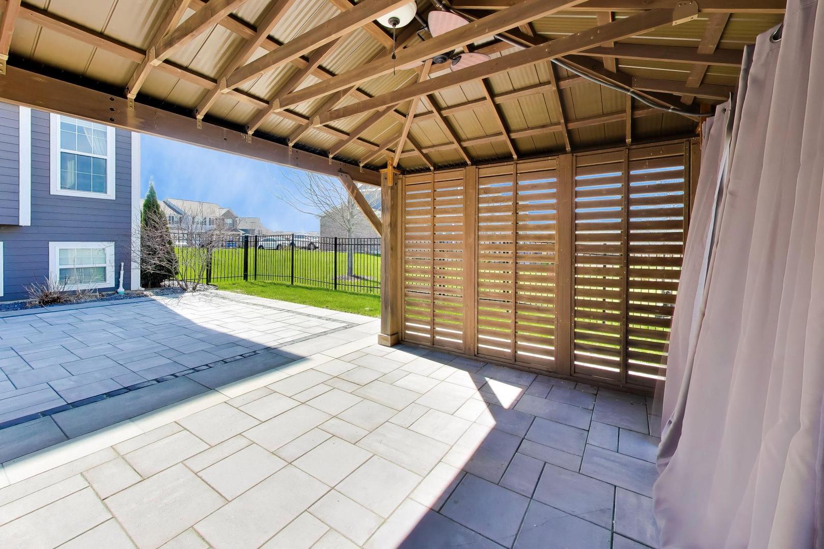 13836 Amelia Drive, Lemont, IL 60439