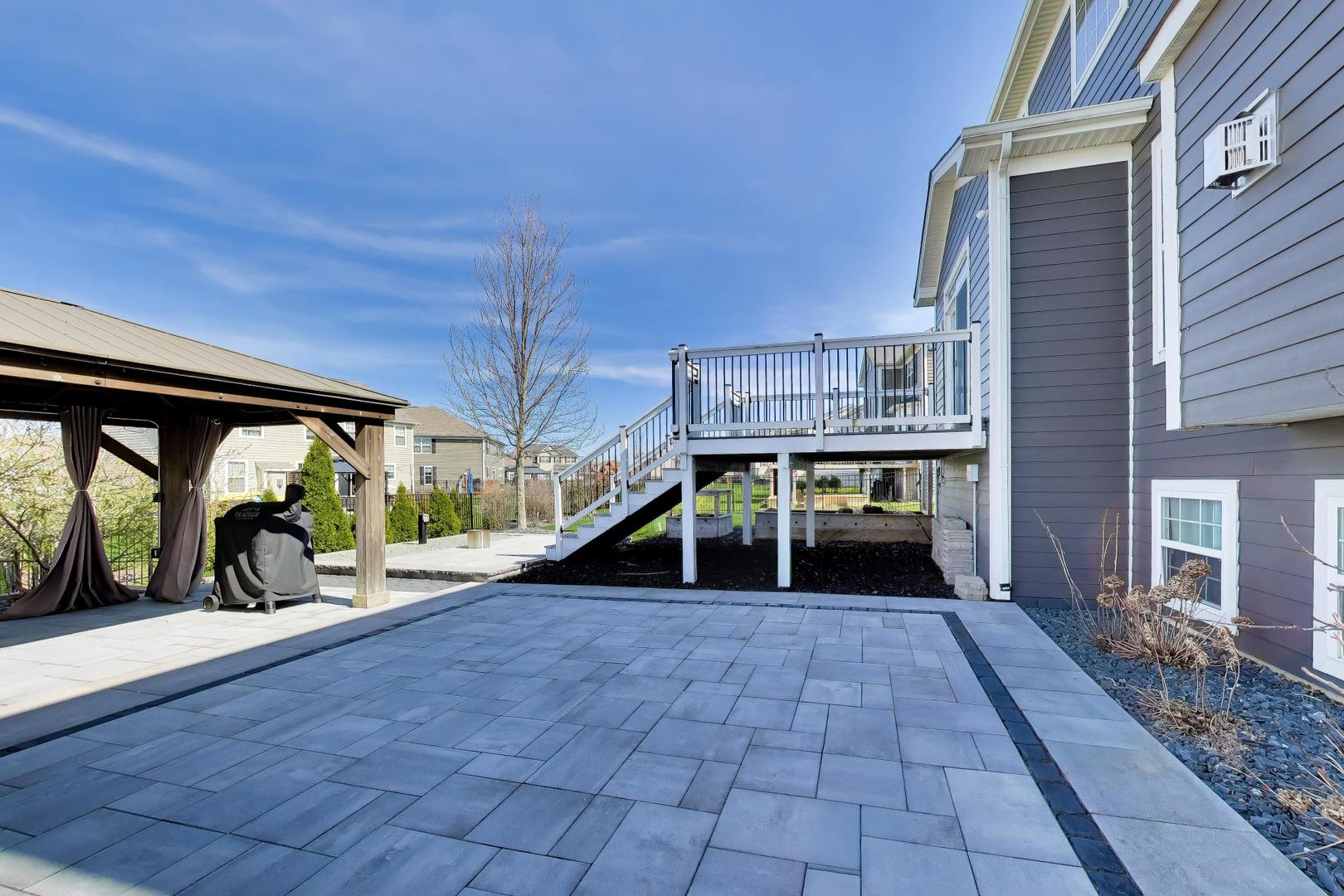 13836 Amelia Drive, Lemont, IL 60439