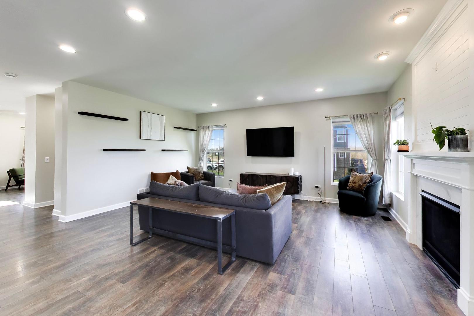 13836 Amelia Drive, Lemont, IL 60439