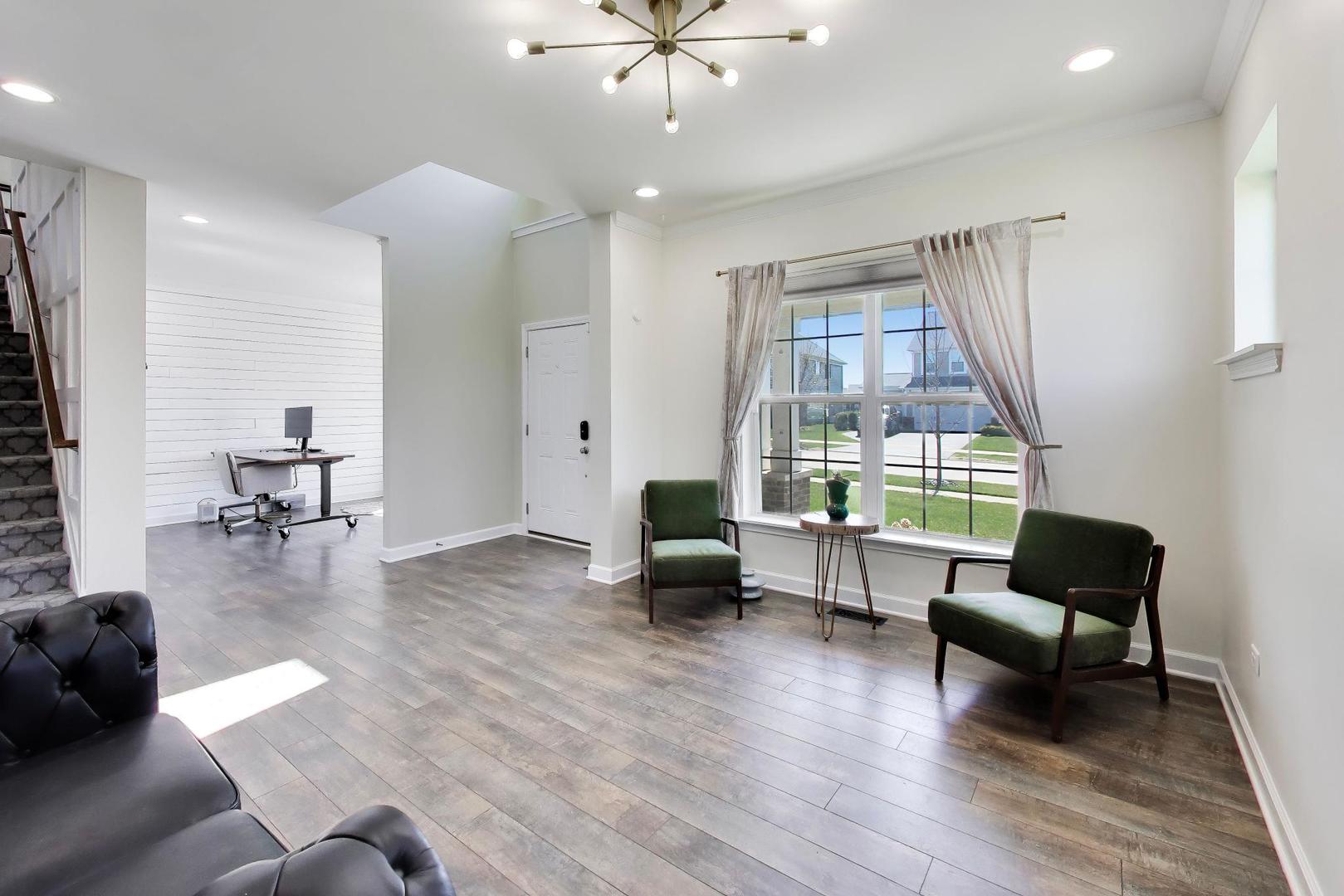 13836 Amelia Drive, Lemont, IL 60439