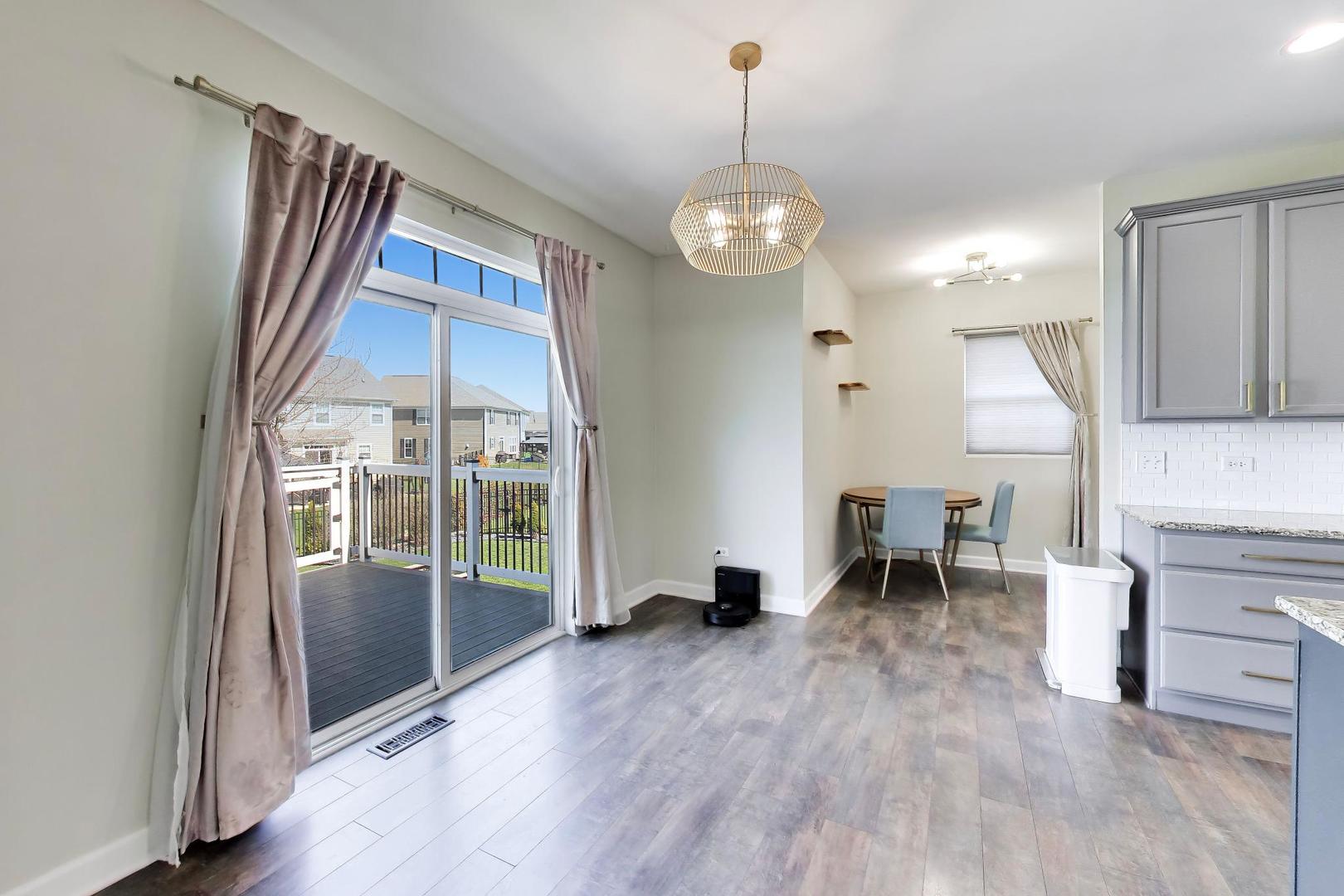 13836 Amelia Drive, Lemont, IL 60439