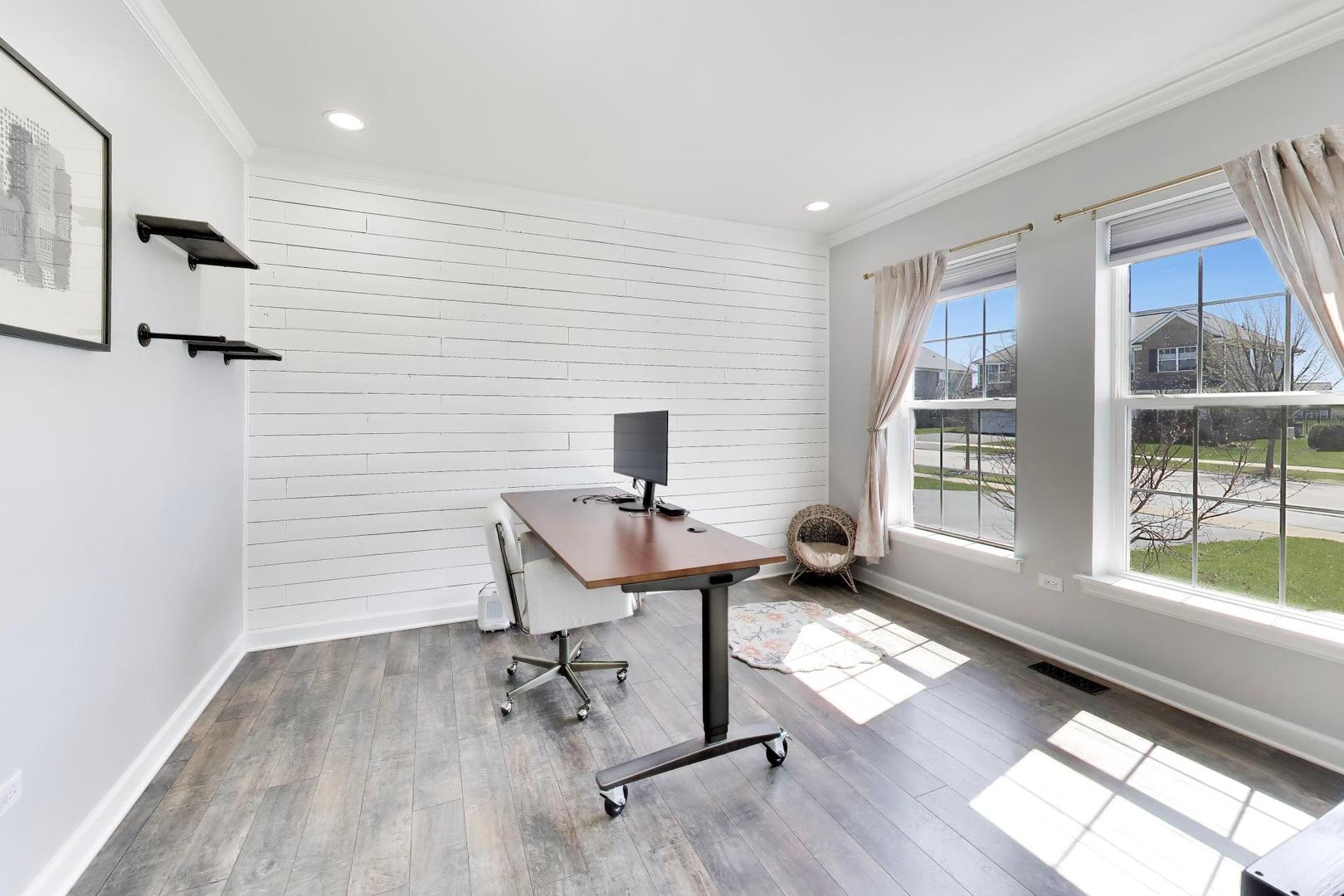 13836 Amelia Drive, Lemont, IL 60439