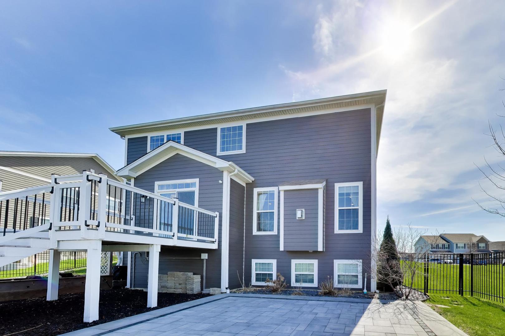 13836 Amelia Drive, Lemont, IL 60439