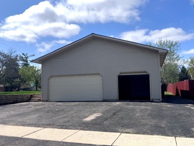 396 Ridgeland Avenue, West Chicago, IL 60185