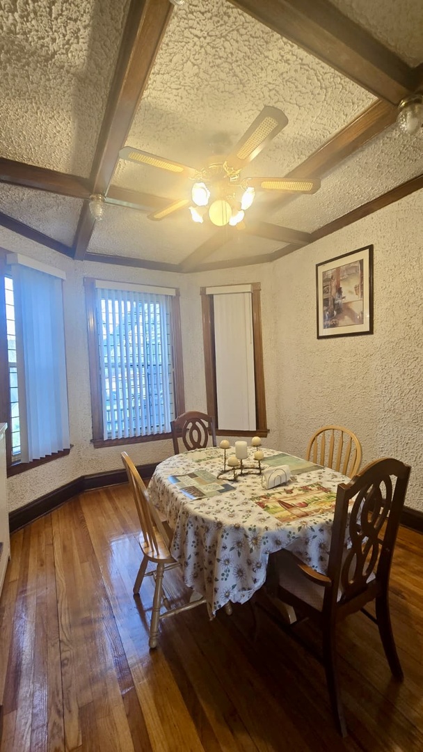 6836 S Calumet Avenue, Chicago, IL 60637