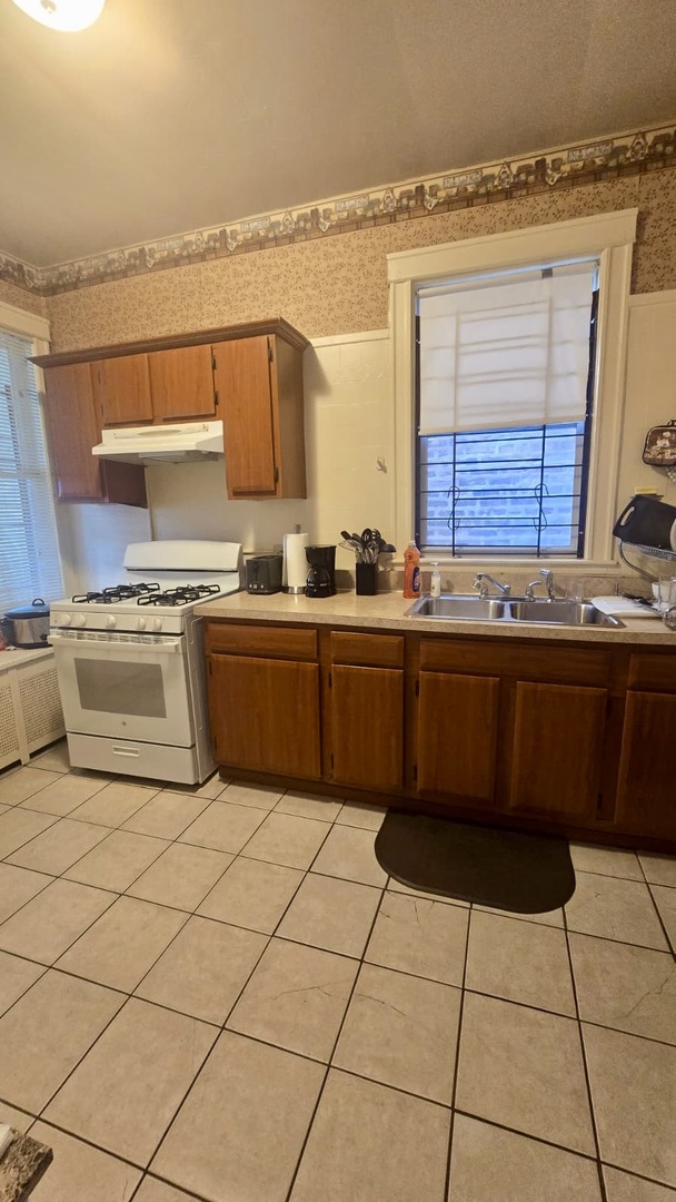 6836 S Calumet Avenue, Chicago, IL 60637