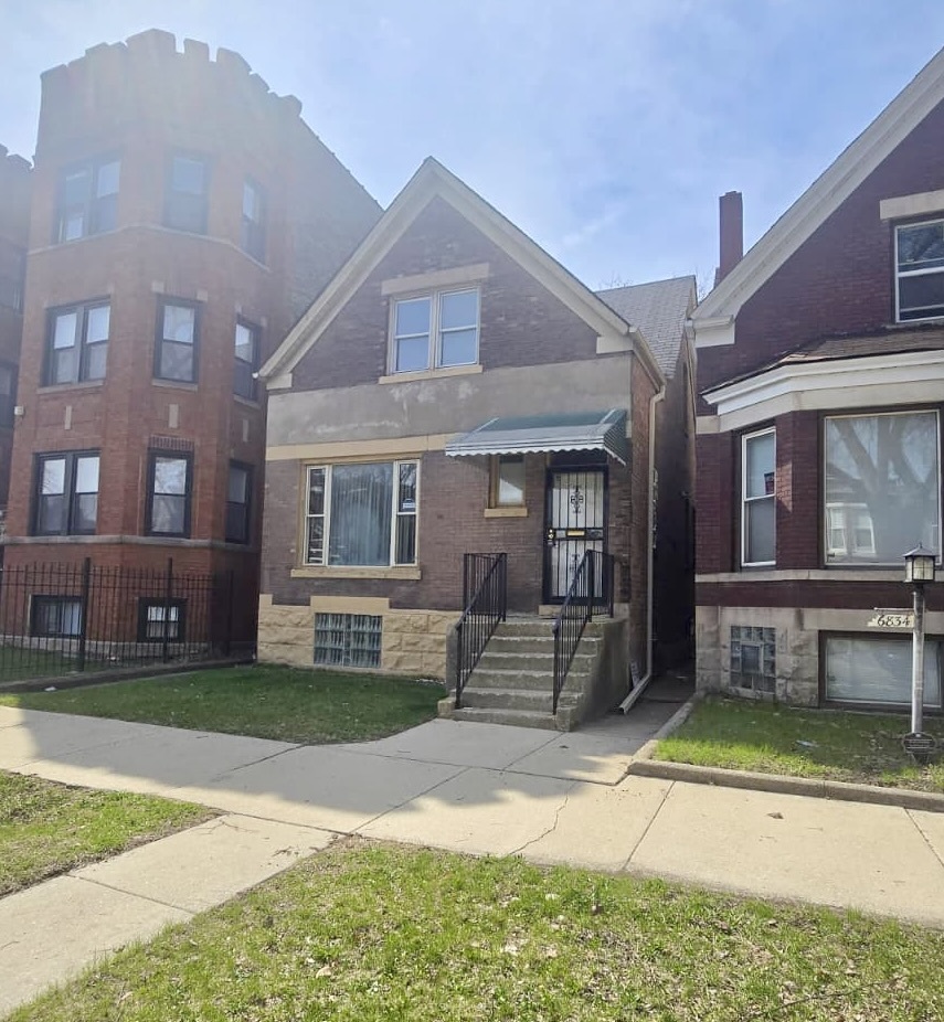 6836 S Calumet Avenue, Chicago, IL 60637