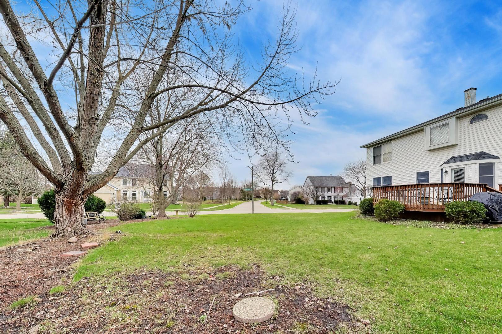 873 Hampton Drive, Carol Stream, IL 60188