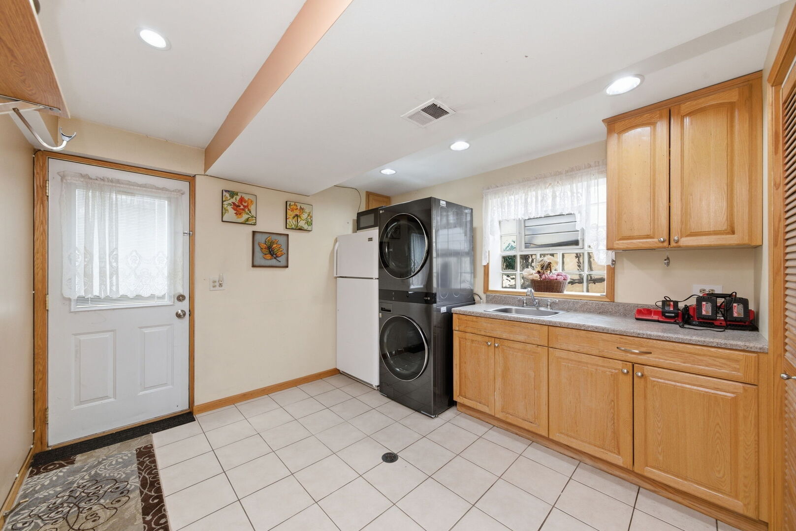 8512 Natchez Avenue, Burbank, IL 60459