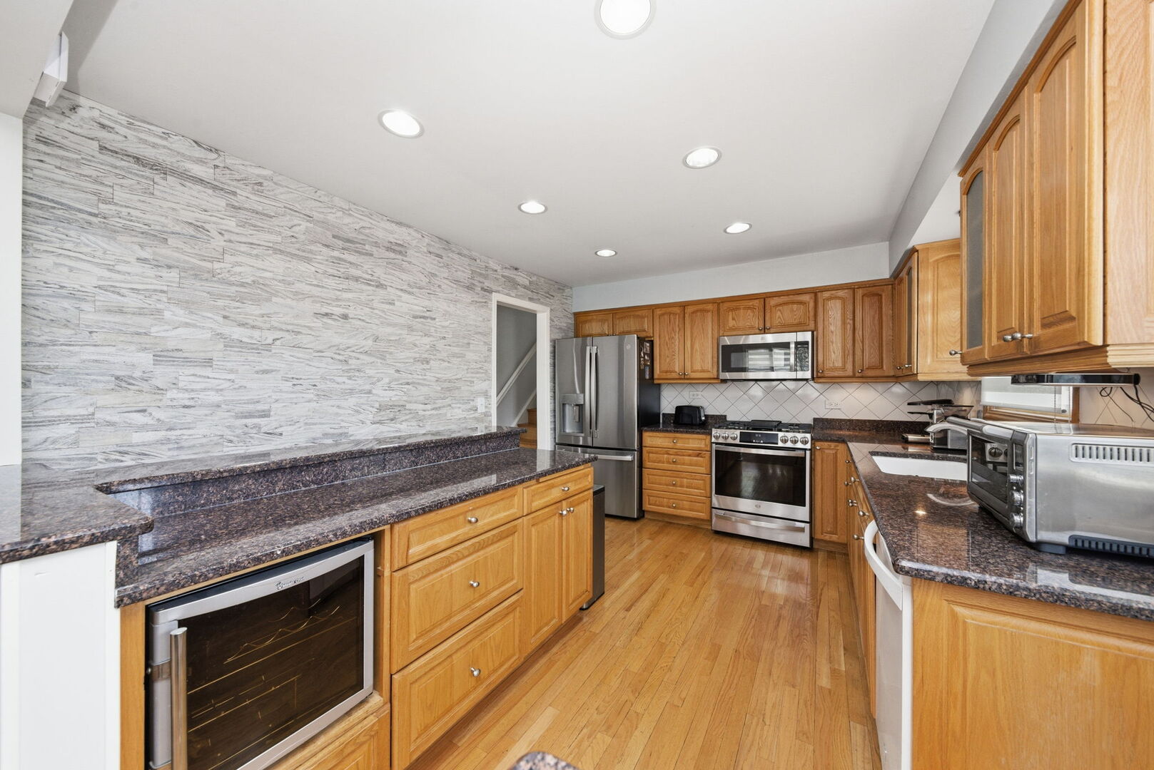 8512 Natchez Avenue, Burbank, IL 60459