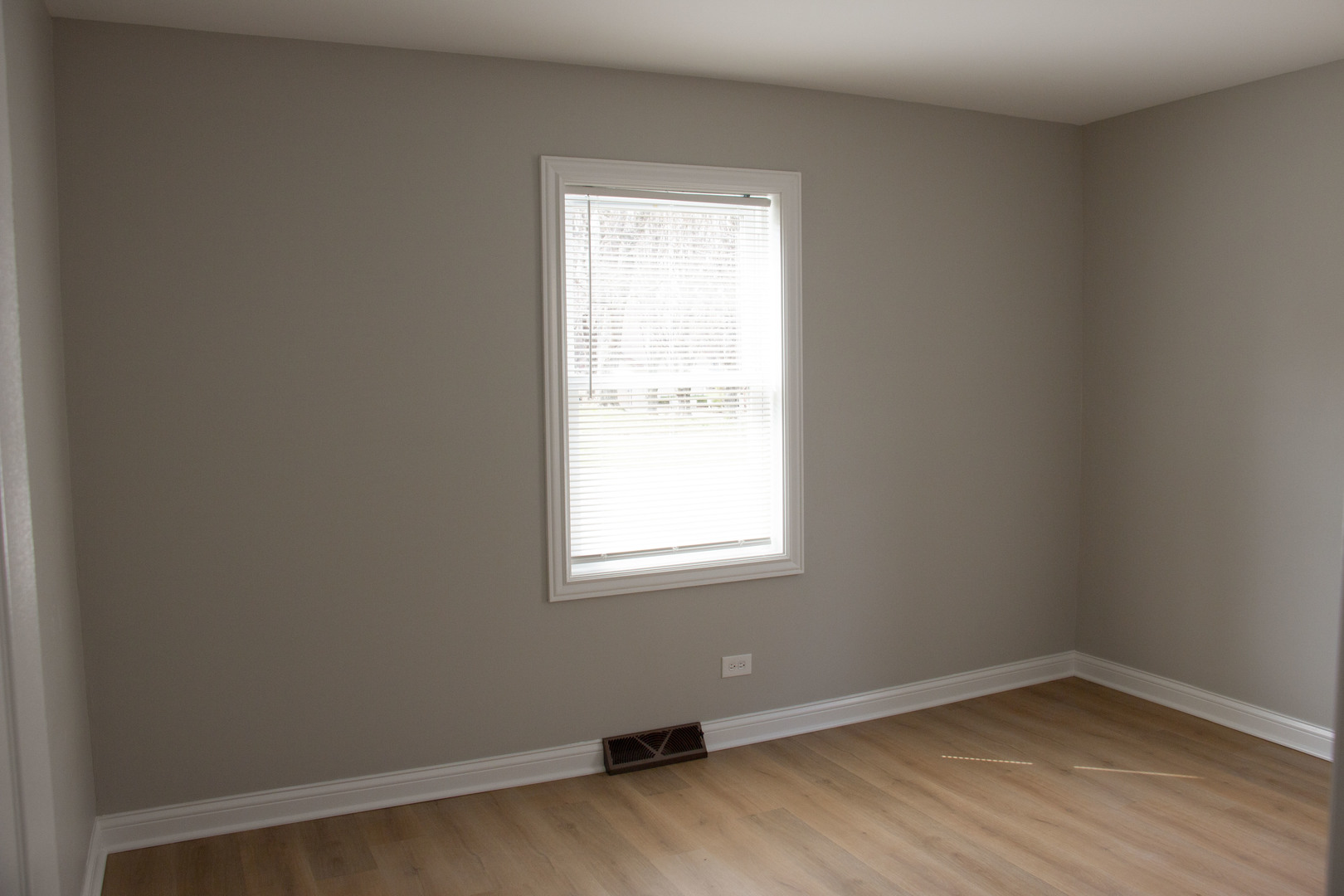 22 N 12th Street, St. Charles, IL 60174