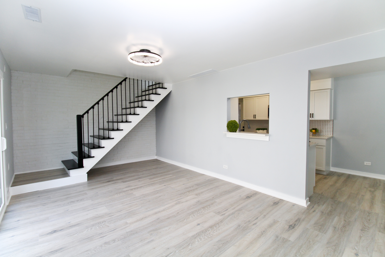 151 Peter Court #B, Bartlett, IL 60103