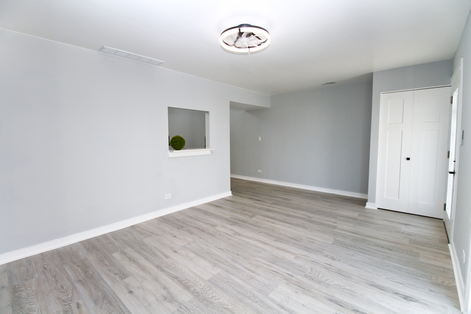 151 Peter Court #B, Bartlett, IL 60103