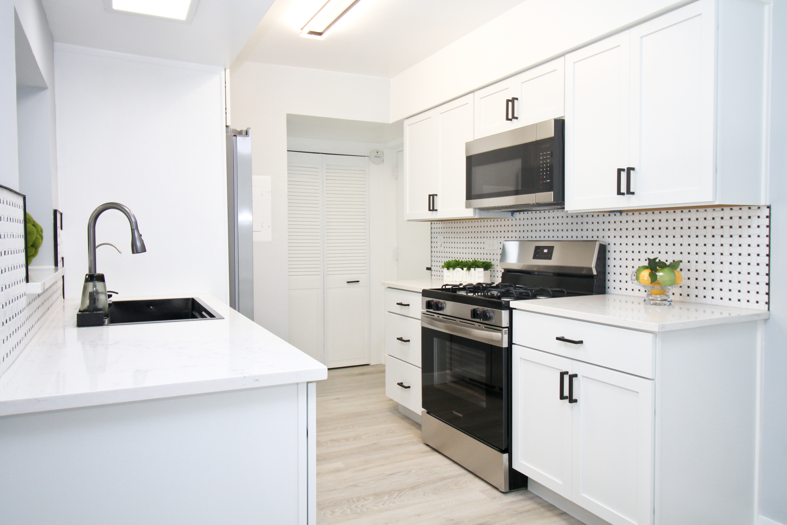 151 Peter Court #B, Bartlett, IL 60103