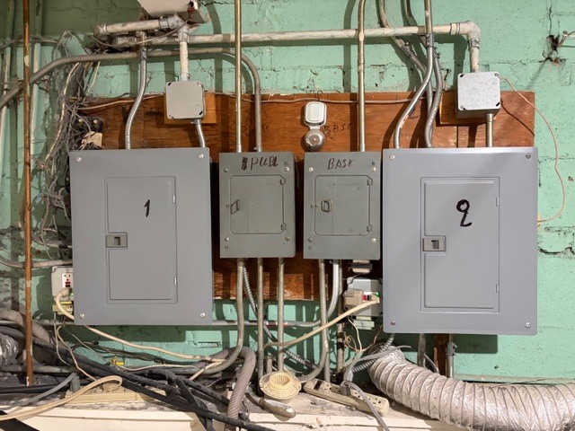 8053 W Churchill Avenue, Niles, IL 60714