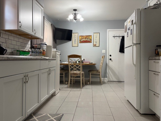 8053 W Churchill Avenue, Niles, IL 60714