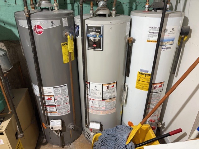 8053 W Churchill Avenue, Niles, IL 60714