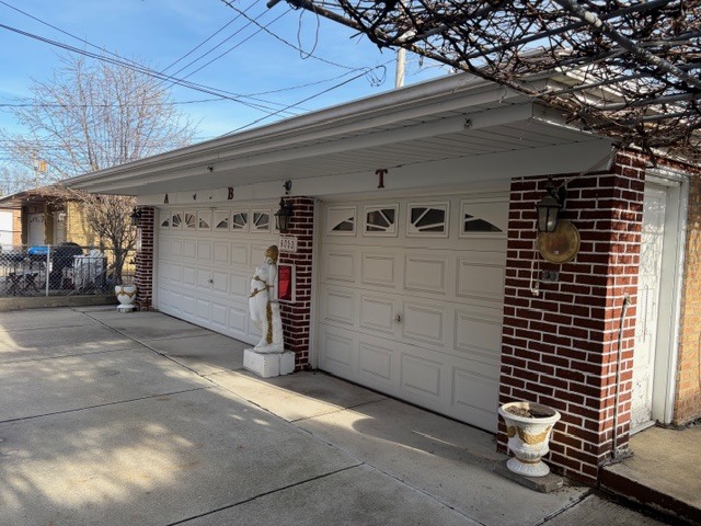 8053 W Churchill Avenue, Niles, IL 60714