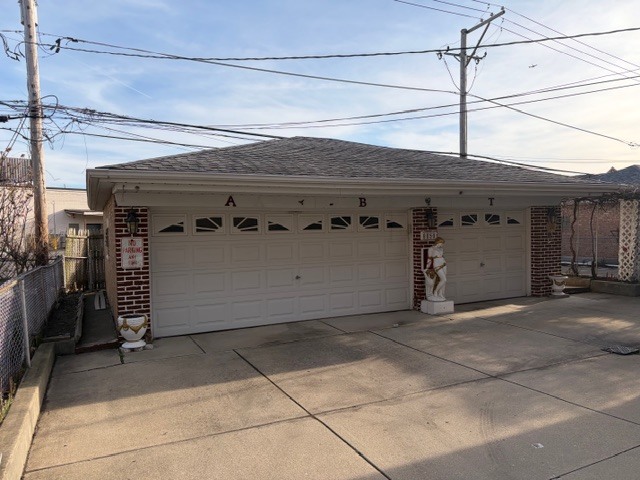 8053 W Churchill Avenue, Niles, IL 60714