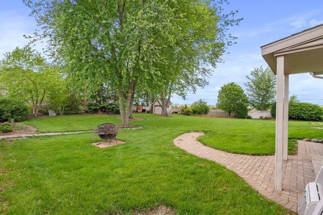 26708 W Megan Drive, Channahon, IL 60410