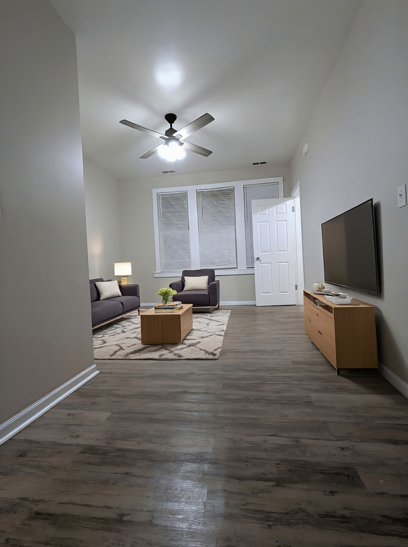 8209 S Coles Avenue, Chicago, IL 60617