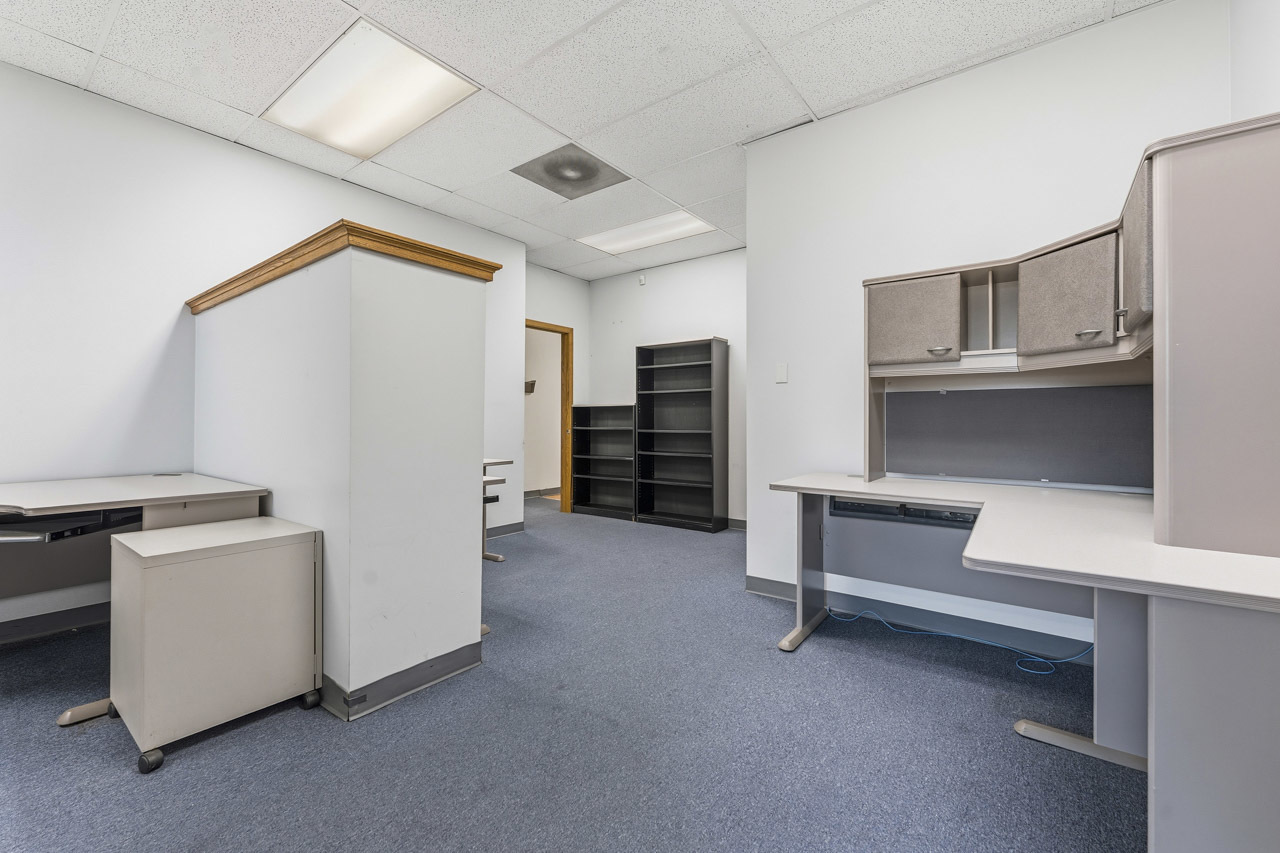 1881 Commerce Drive #112, Elk Grove Village, IL 60007