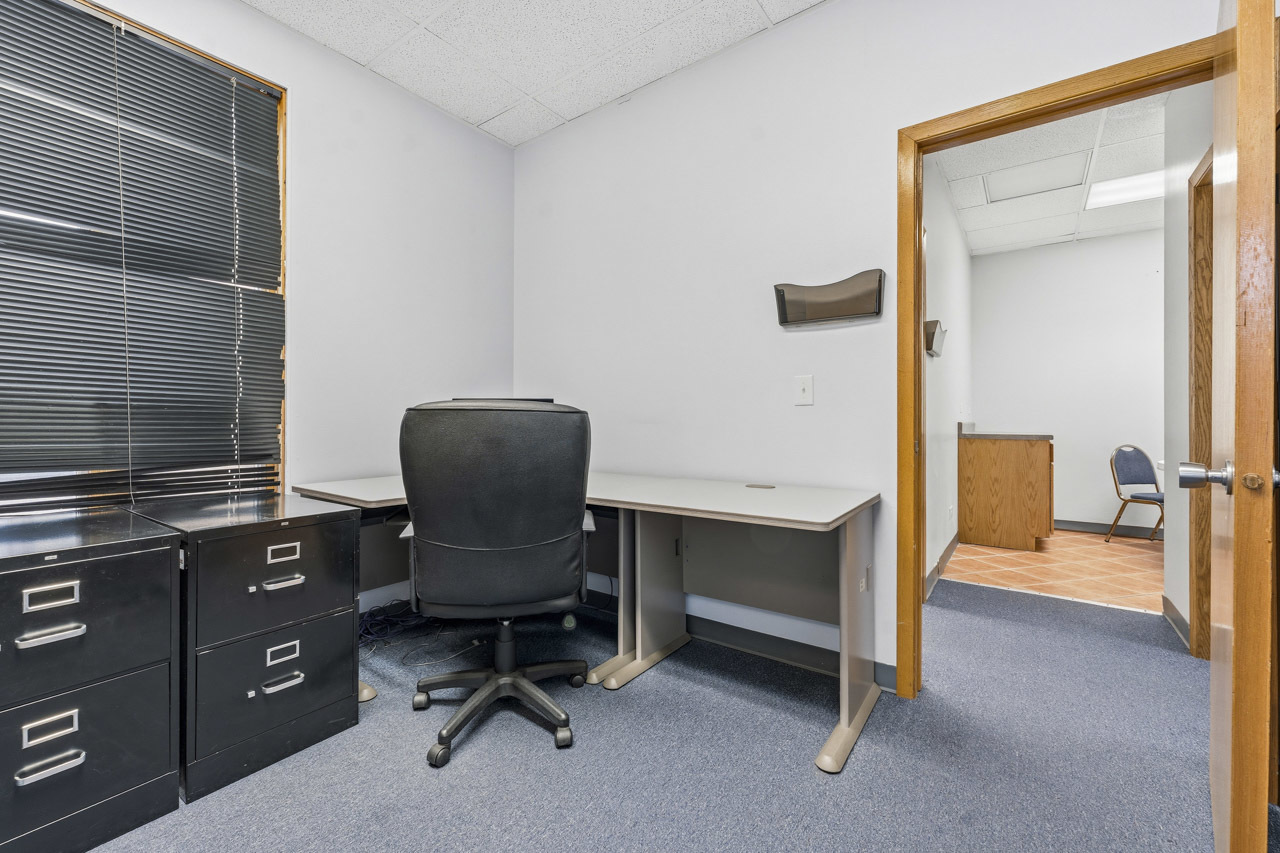 1881 Commerce Drive #112, Elk Grove Village, IL 60007