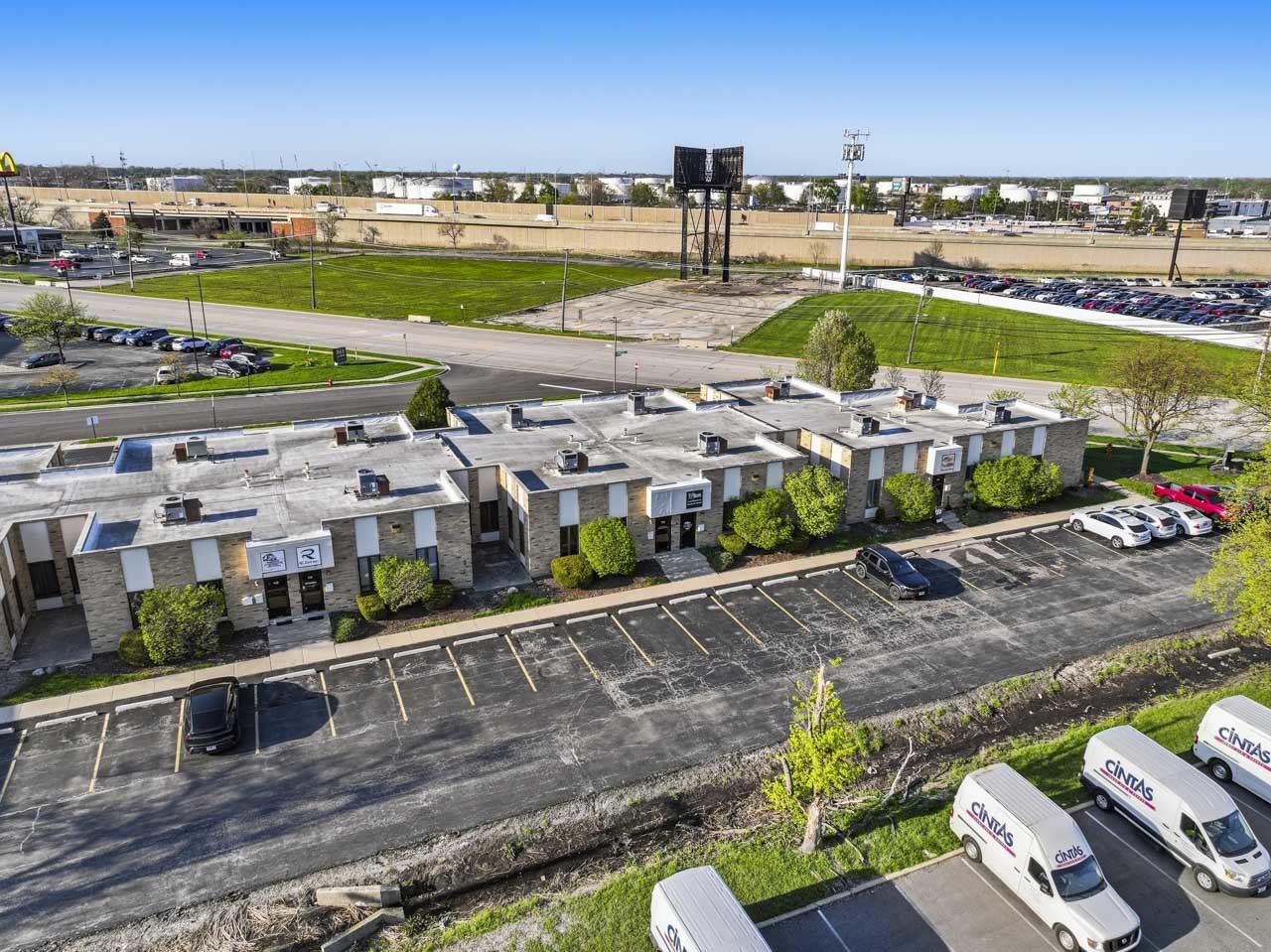 1881 Commerce Drive #112, Elk Grove Village, IL 60007