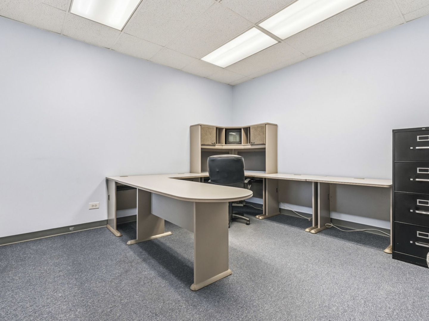 1881 Commerce Drive #112, Elk Grove Village, IL 60007