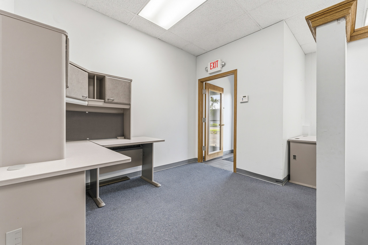 1881 Commerce Drive #112, Elk Grove Village, IL 60007