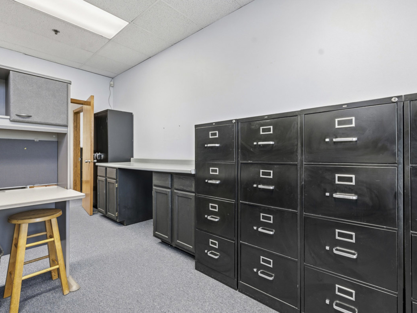 1881 Commerce Drive #112, Elk Grove Village, IL 60007