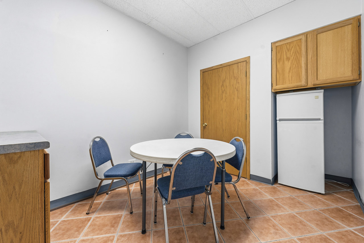 1881 Commerce Drive #112, Elk Grove Village, IL 60007