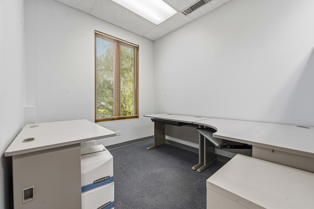 1881 Commerce Drive #112, Elk Grove Village, IL 60007