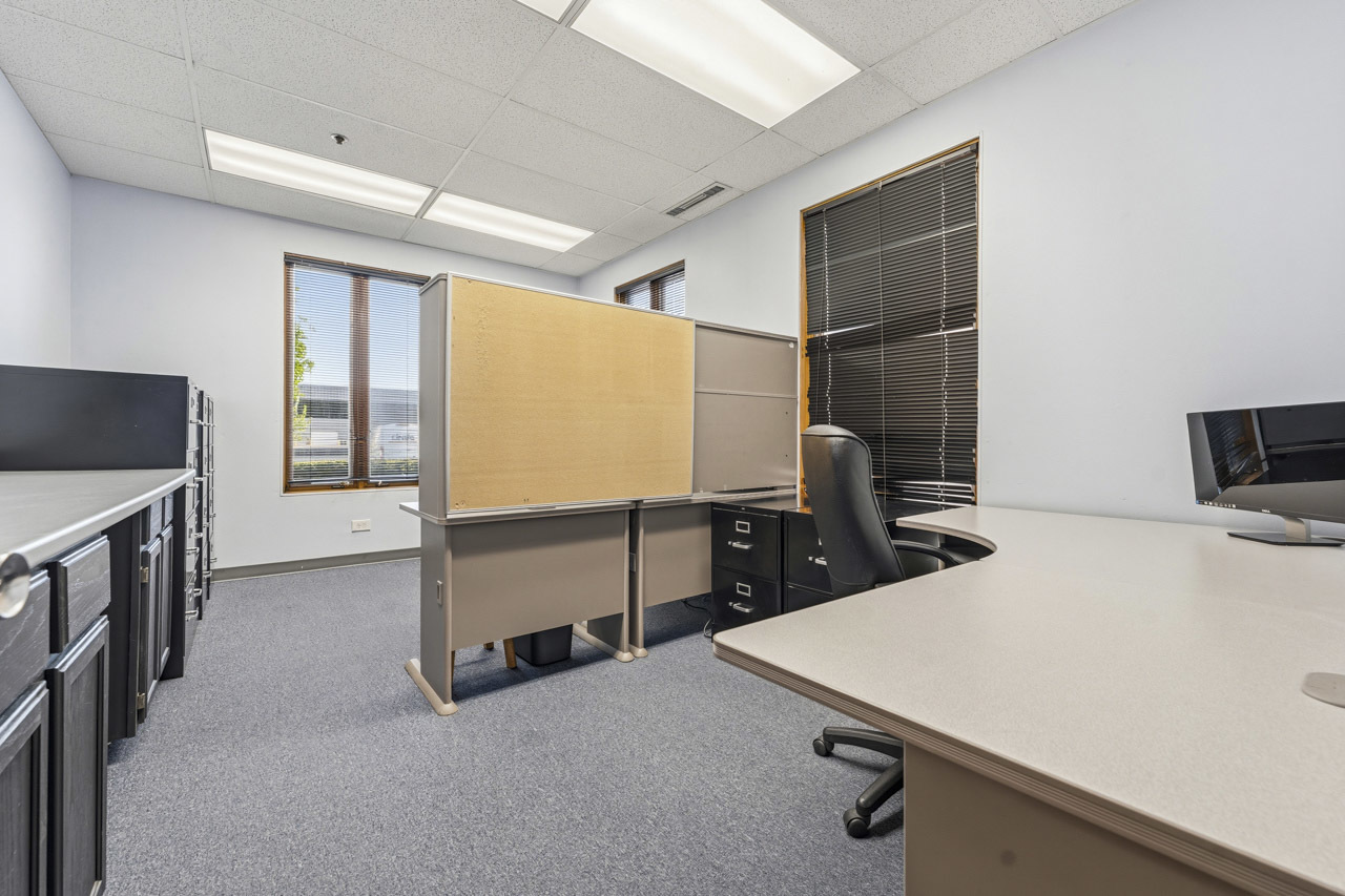 1881 Commerce Drive #112, Elk Grove Village, IL 60007