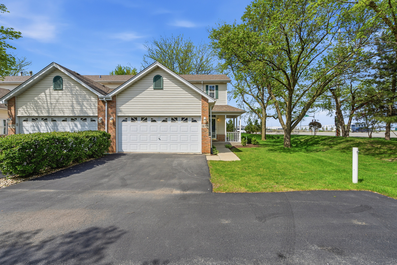 16719 S Sunset Ridge Court, Lockport, IL 60441