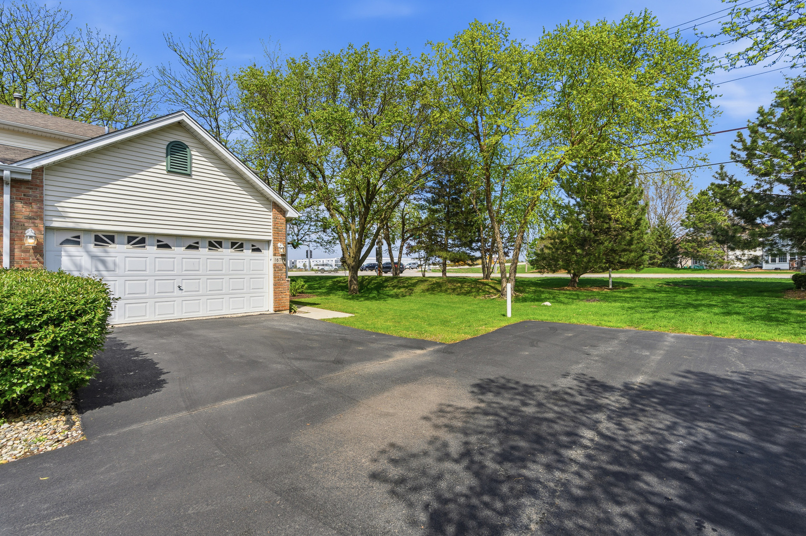 16719 S Sunset Ridge Court, Lockport, IL 60441