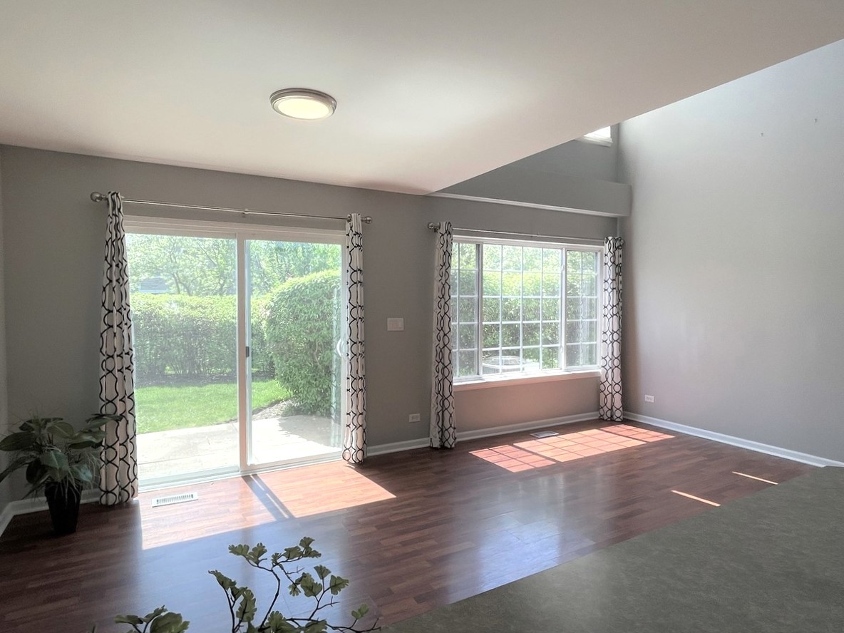 868 Brompton Court, Carol Stream, IL 60188